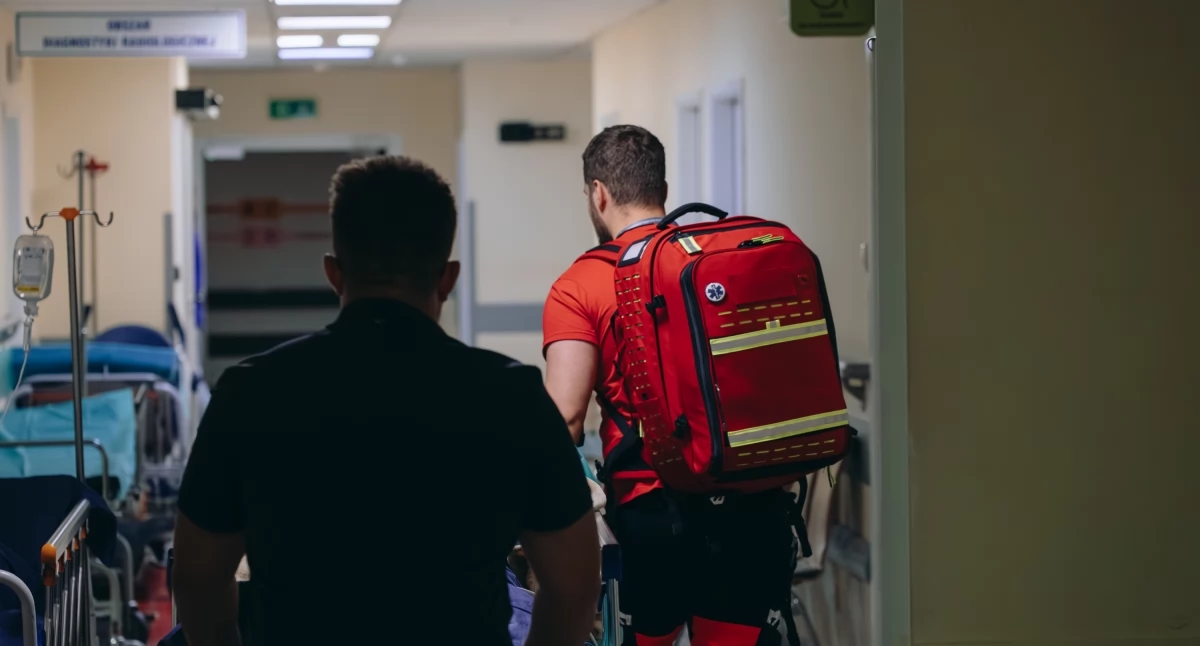Bayan Alina kahve yaptı, televizyonu açtı ve banyoya gitti. Bir an sonra yere yığıldı. Felç artık sadece yaşlıların hastalığı değil.