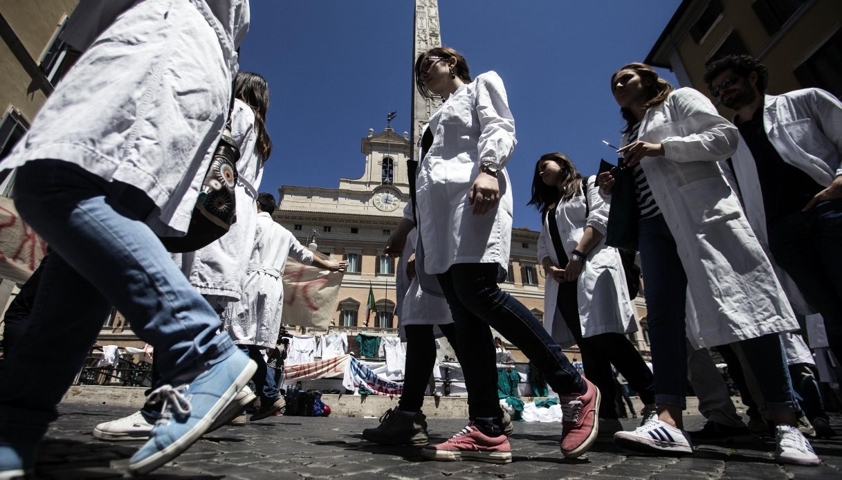 New Graduates, the Growing Sectors and in Which Cities They Find Work