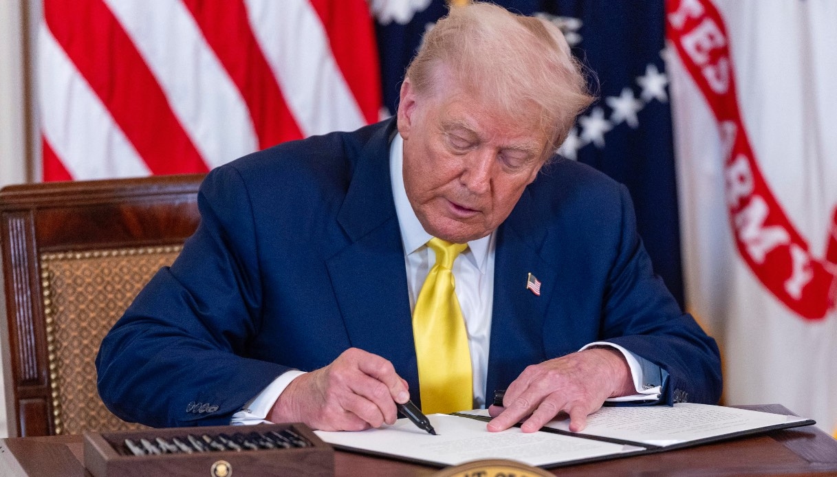 La UE se niega a aceptar el chantaje de Trump sobre los aranceles del 15%.