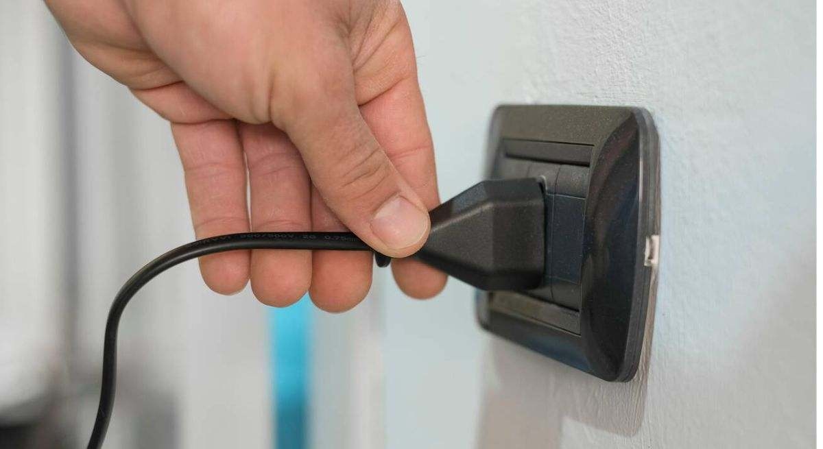 Este é o eletrodoméstico que você deixa ligado em casa o dia todo e que consome ainda mais energia do que sua geladeira.