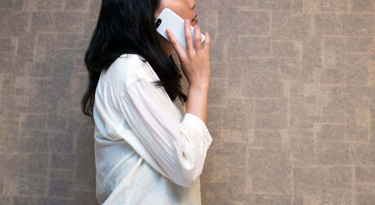 Especialistas em segurança cibernética alertam sobre o que está acontecendo com celulares: "Chamadas podem ser monitoradas remotamente com vibrações".