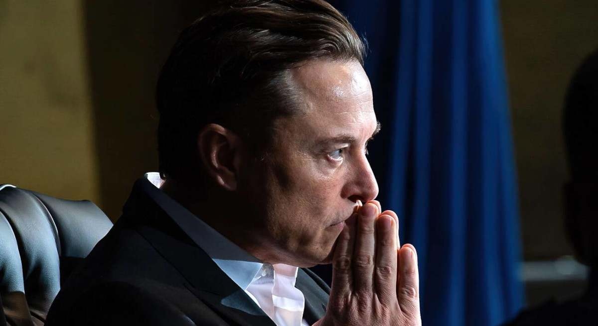 Musk verklagt OpenAI und Apple, weil sie die ChatGPT-App auf iPhones bevorzugen.