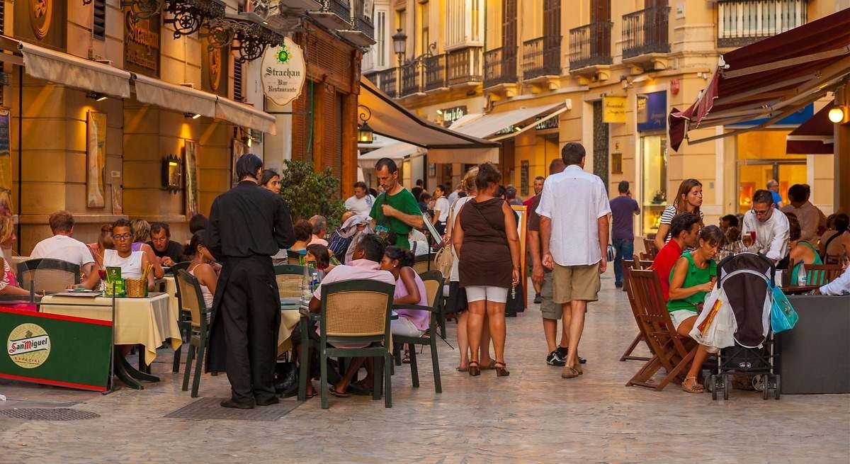 Spain surpasses 3 million foreign affiliates, which also marks a record for self-employed workers.