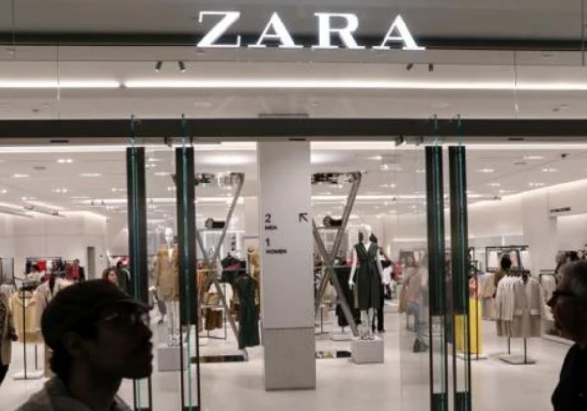 Гостевое платье от Zara стоит менее 30 евро, идеально подходит для свадьбы.