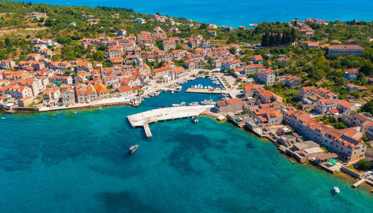 Croácia Oculta: Uma Jornada à Ilha Prvić, a Joia Secreta do Adriático