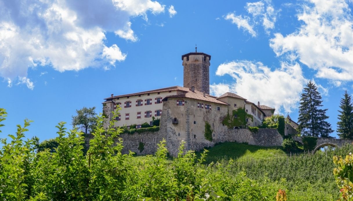 Os castelos onde se passa Os Traidores, a série de realidade psicológica estrelada por Alessia Marcuzzi.