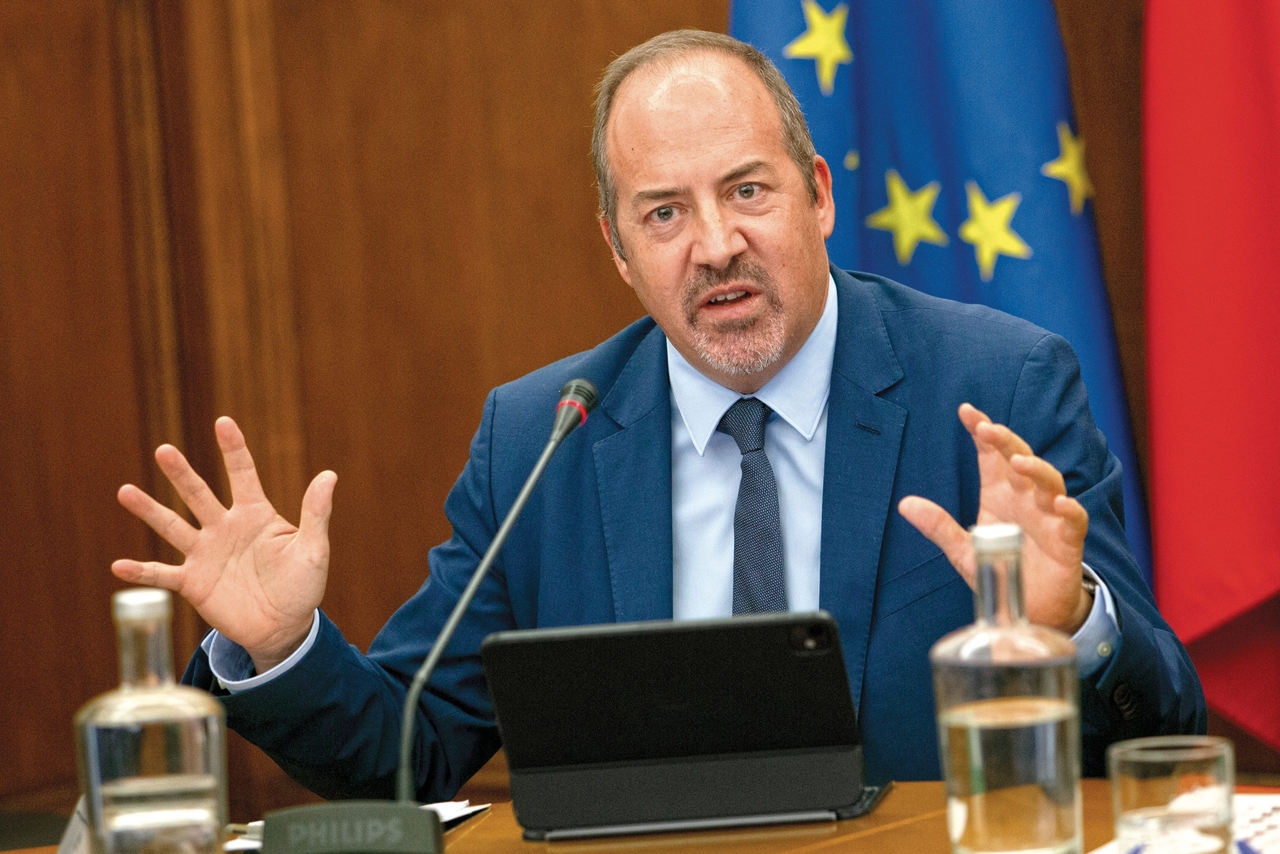 Bank of Portugal: The siege on Centeno tightens