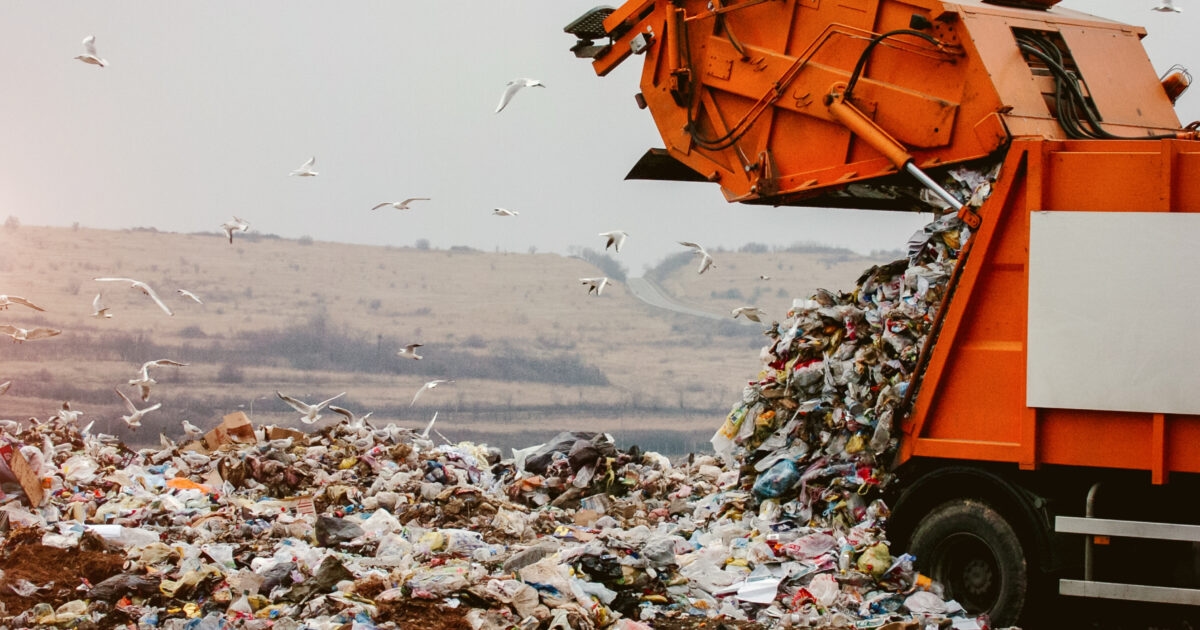 Sí al vertedero masivo entre Canosa y Minervino, pero ya hay otros tres vertederos en la zona. Y la Fiscalía certifica: «Contaminación generalizada».