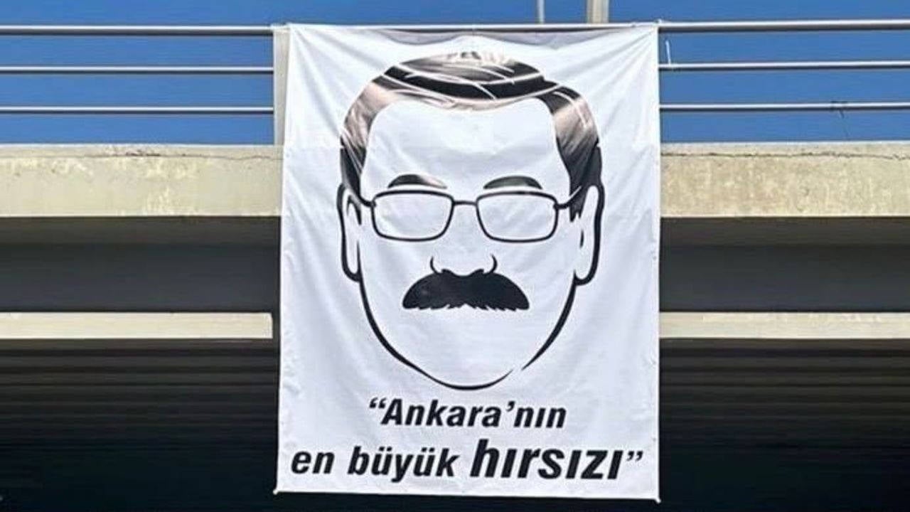 Baner złodzieja na wiadukcie