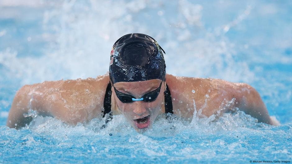 Three world records: Summer McIntosh swims away from everyone