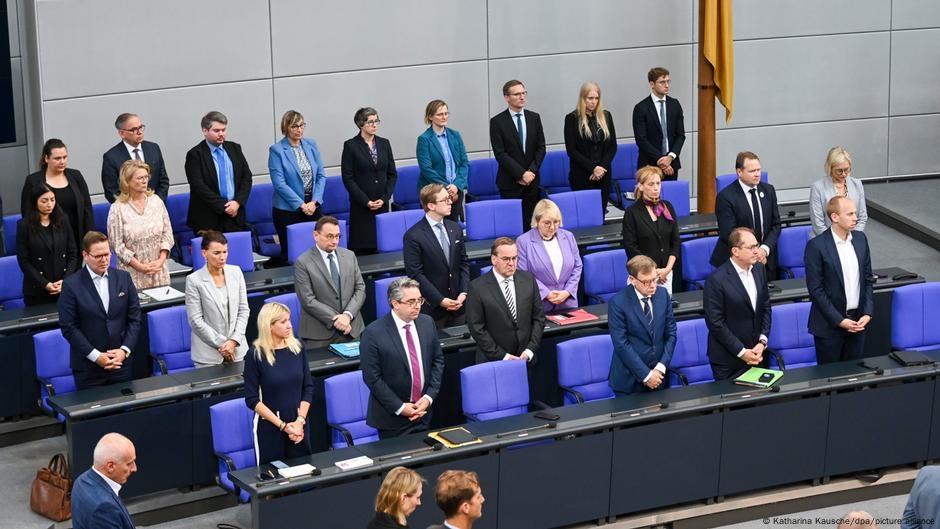 Bundestag commemorates Srebrenica massacre 30 years ago