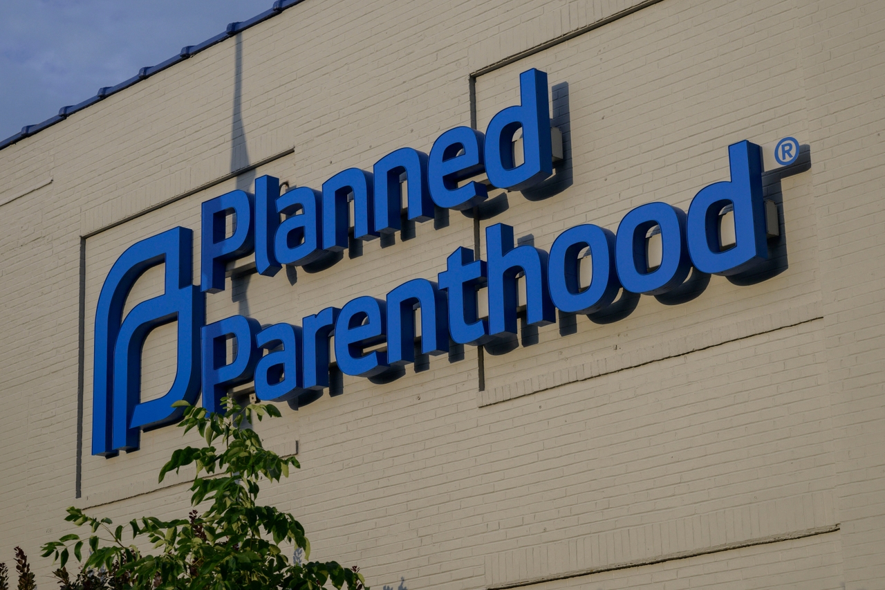 Un giudice federale sospende la misura di sospensione dei finanziamenti a Planned Parenthood dell'amministrazione Trump