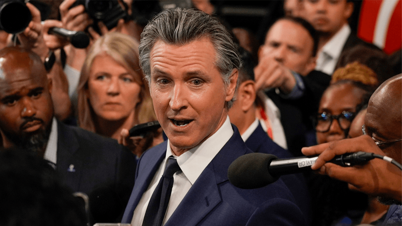 Newsom afirma que Trump tiene una obsesión "implacable y desquiciada" con California durante el discurso sobre el Estado del Estado
