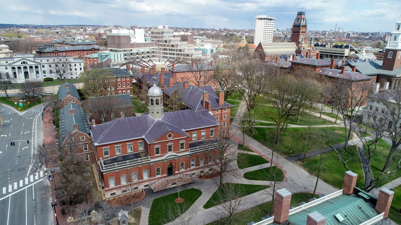 Il Dipartimento di Stato sta ora esaminando attentamente tutti i titolari di visto associati ad Harvard