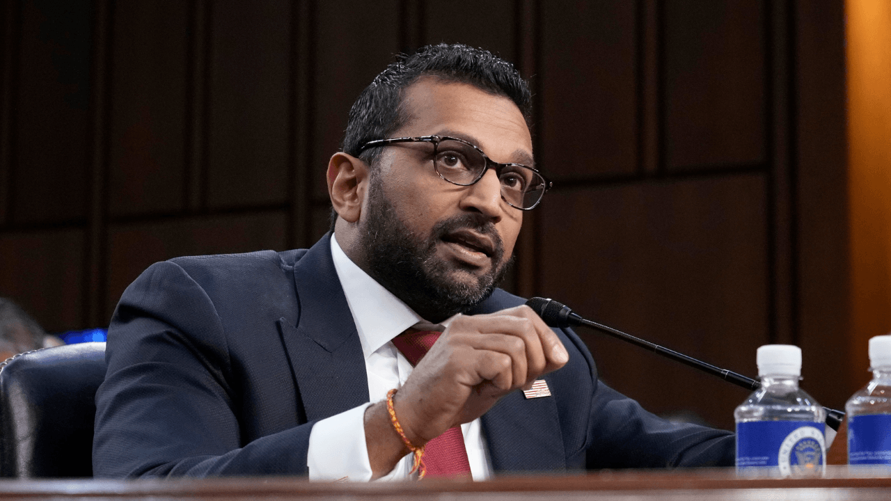 Ehemalige Regierungsbeamte verfassen einen Brief, in dem sie Kash Patels FBI-„Säuberung“ verurteilen