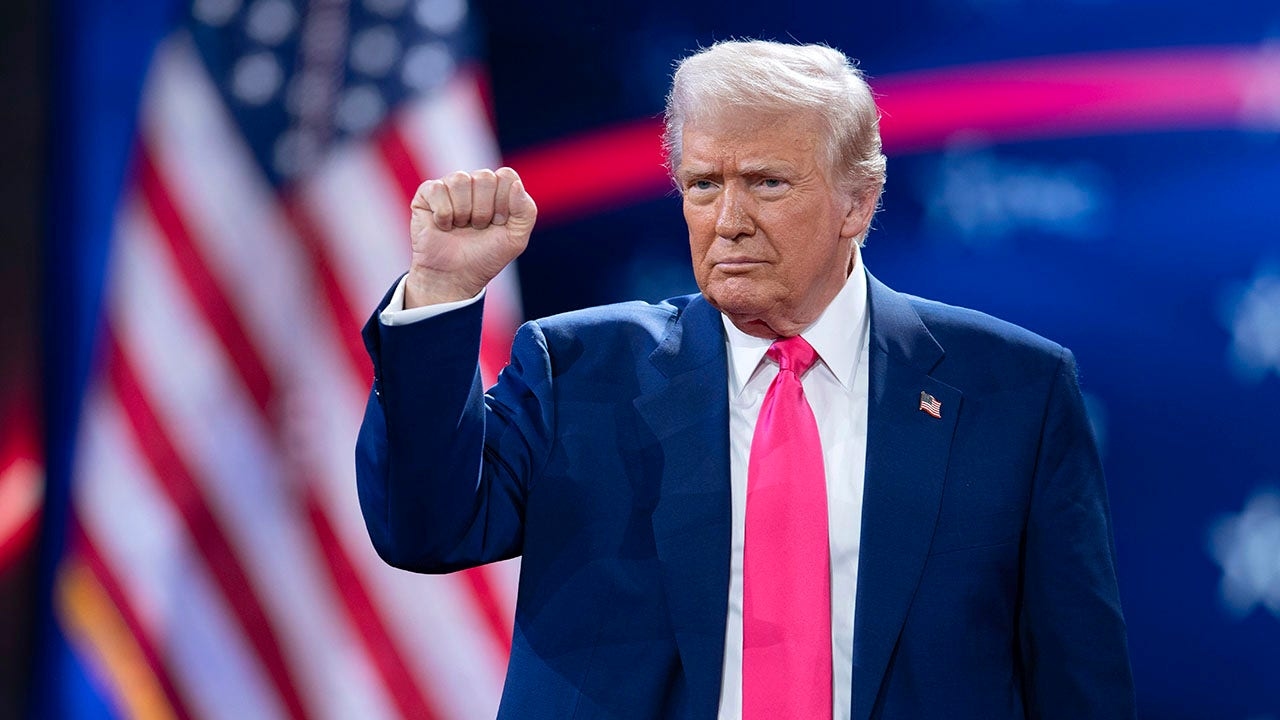 Trump, 'tehlikeli yabancı aktörleri' engellemek için birçok ülkeden ABD'ye seyahati yasakladı