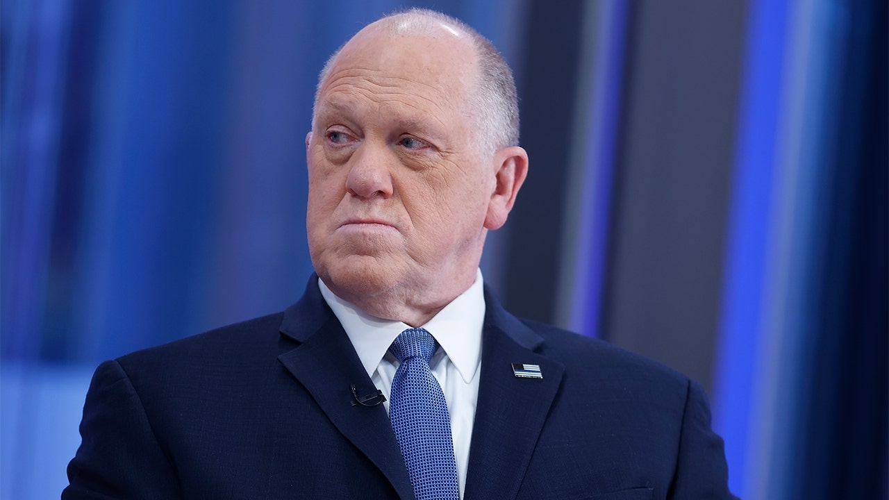 De boodschap van grenstsaar Tom Homan aan anti-ICE-protesteerders: 'Wil je er wat van? Kom dan maar halen.'