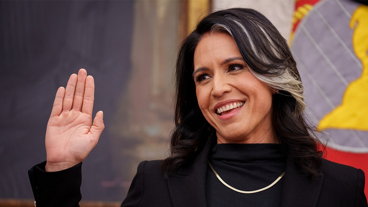 Tulsi Gabbard offre uno sguardo esclusivo alla prima riunione del gabinetto di Trump