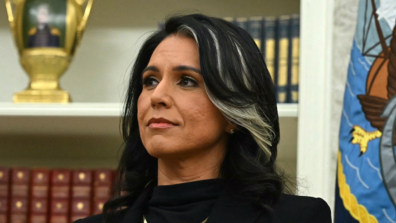 Gabbard dice que Comey debería ser "encarcelado" tras una imagen que supuestamente "invoca a asesinar" a Trump
