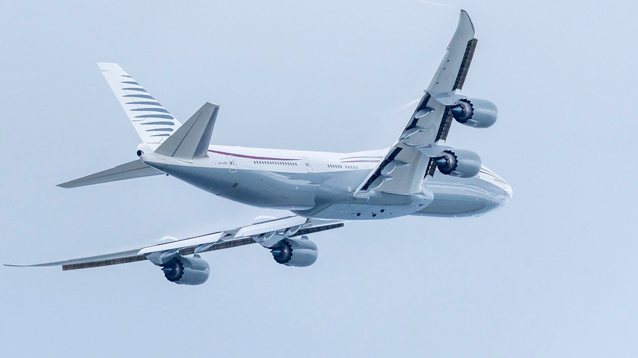 Trump klärt Eigentumsverhältnisse an Flugzeugen zur Verteidigung des Geschenks Katars