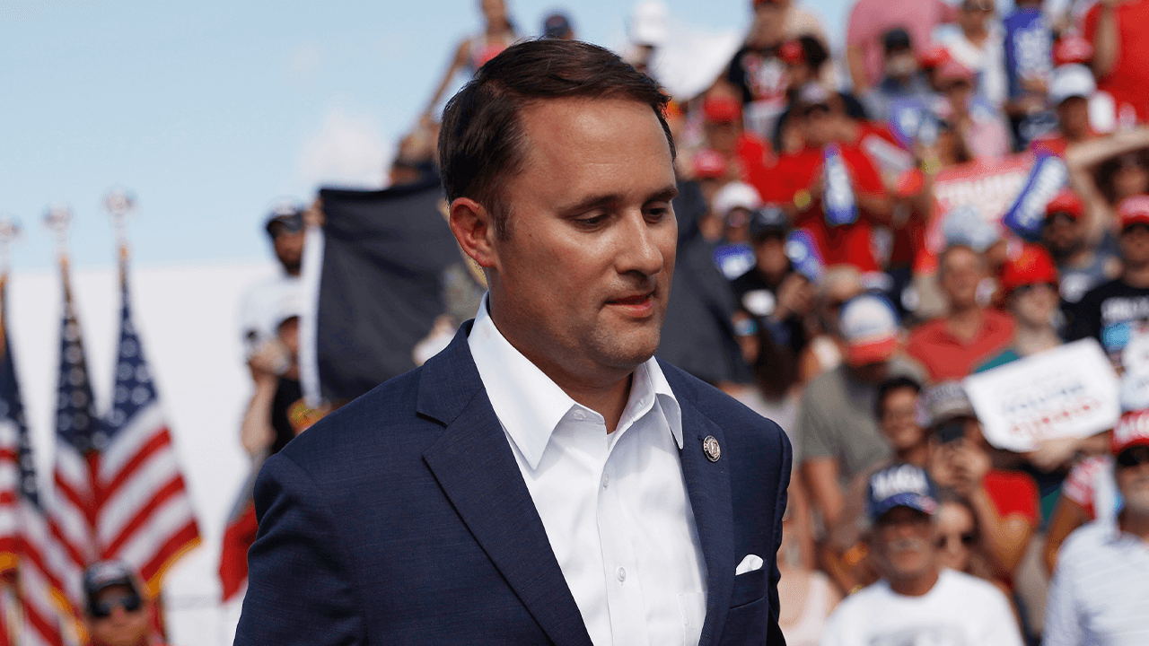 I democratici della Virginia scelgono il candidato per sfidare il procuratore generale repubblicano Jason Miyares