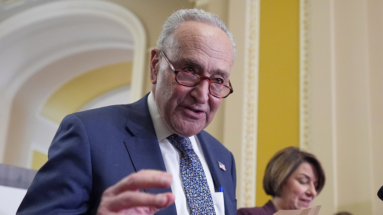 Schumer obligará al Senado a leer el "gran y hermoso proyecto de ley" de Trump en su totalidad