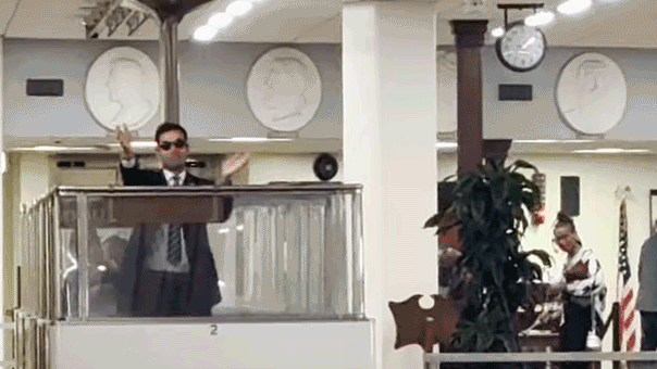 Demokrat kongre üyesi, 'tuhaf' TikTok 'aura çiftçiliği' trend videosu nedeniyle gözaltına alındı