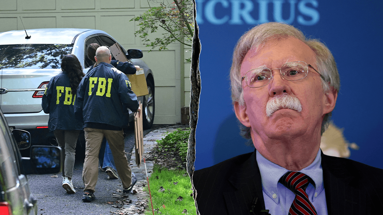 FBI-inval in huis John Bolton zou verband houden met onderzoek naar geheime documenten