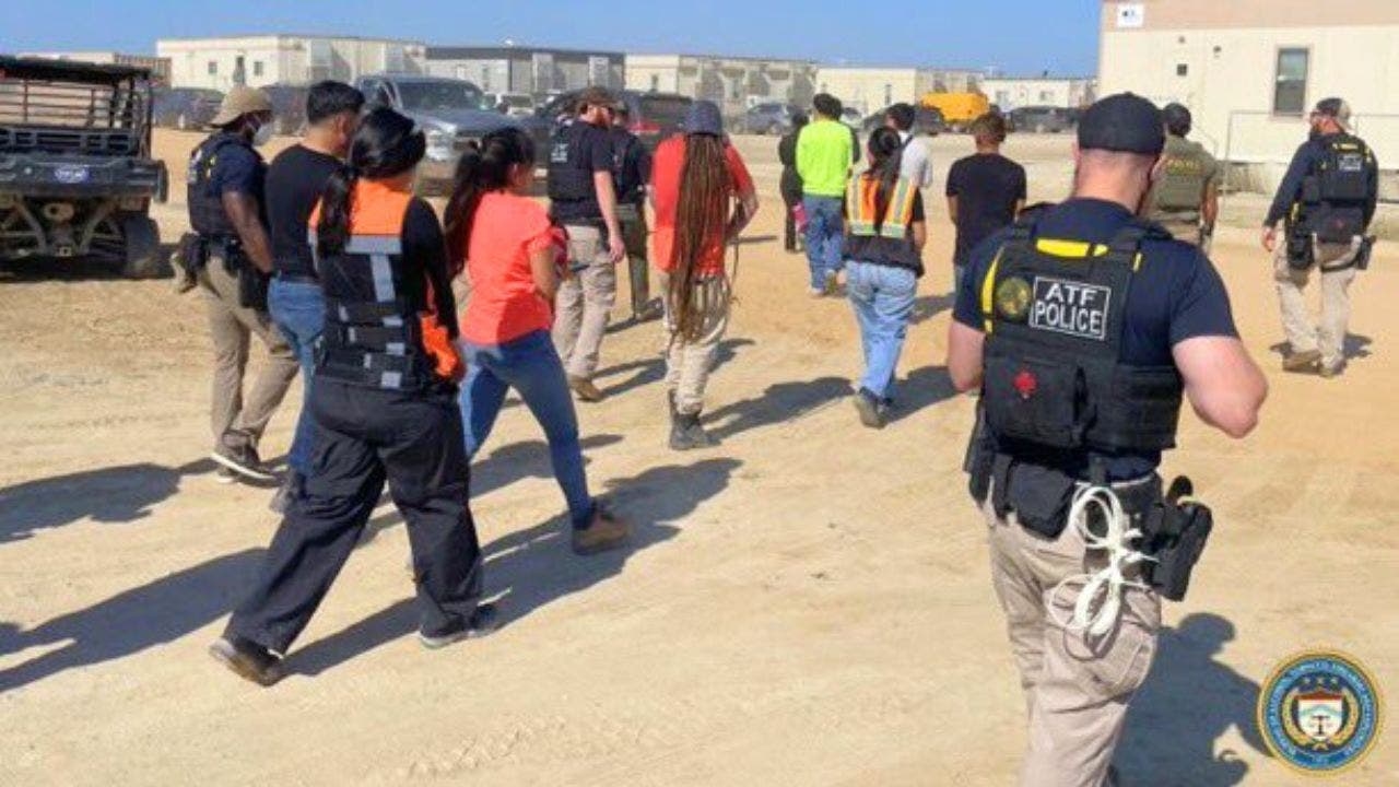 Trump apoya redada de ICE en planta de Hyundai, pero dice que EE.UU. necesita expertos extranjeros para capacitar a estadounidenses