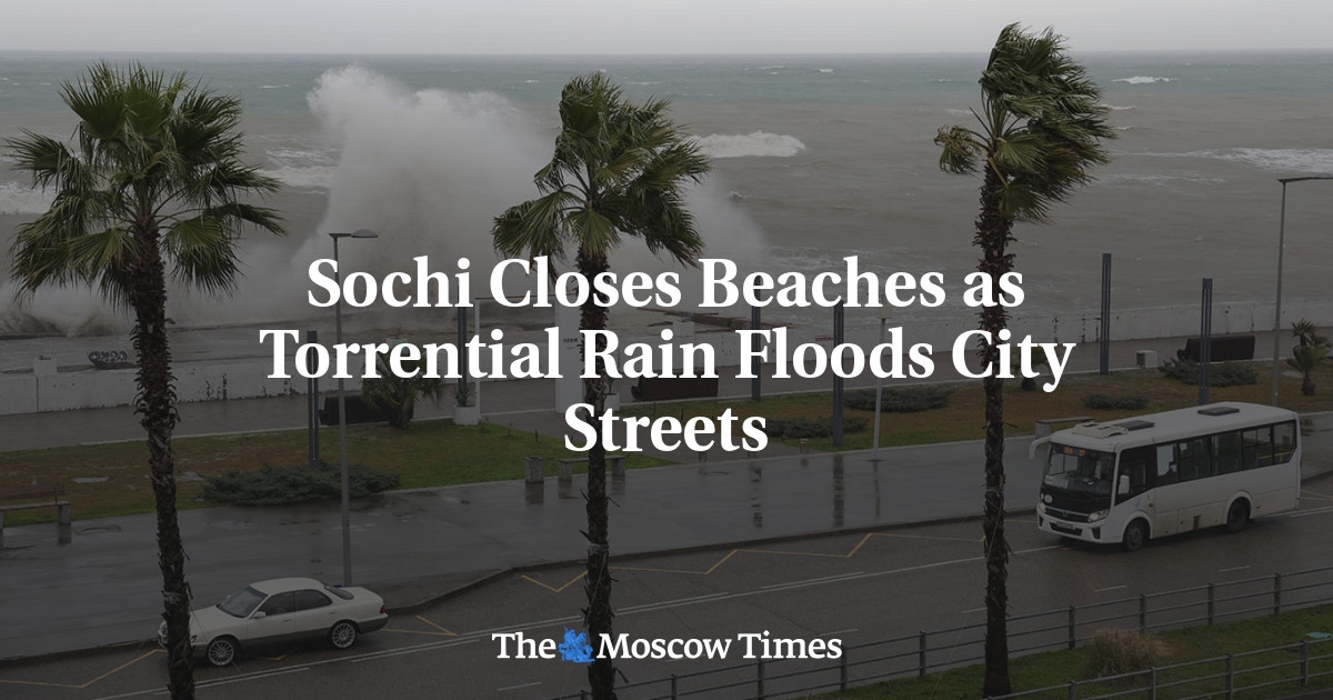 Sotchi ferme ses plages en raison des pluies torrentielles qui inondent les rues de la ville