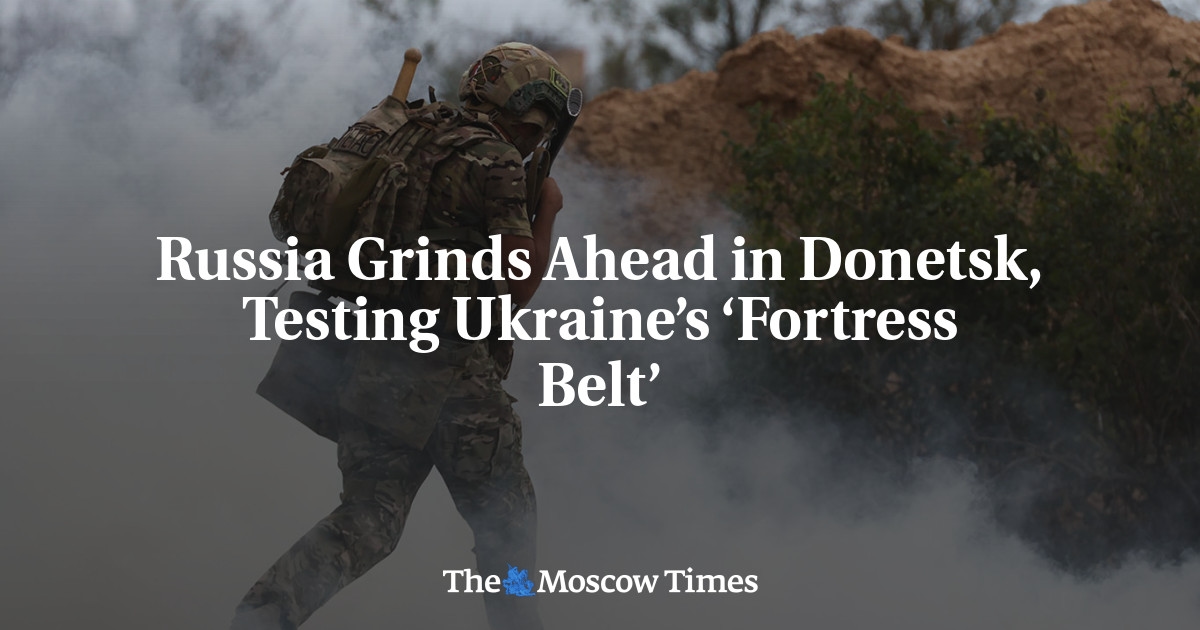 Rusia avanza en Donetsk, poniendo a prueba el "cinturón fortaleza" de Ucrania mientras Estados Unidos lucha por negociar la paz.