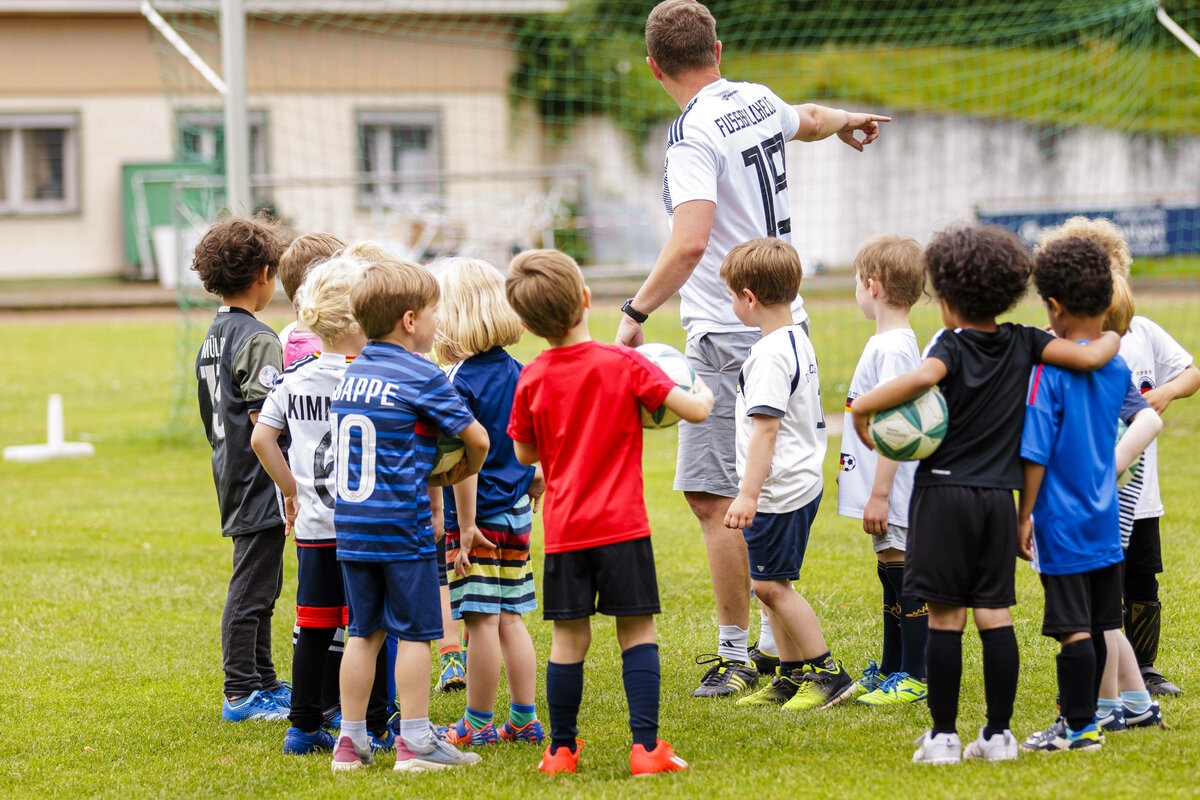 Breve pregunta de la CDU/CSU: ¿Hasta qué punto puede ser político un club deportivo?