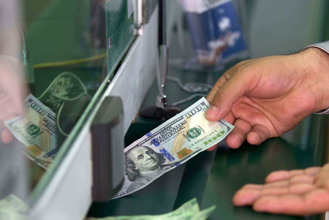 Les États-Unis proposent une taxe de 5 % sur les transferts de fonds : les Mexicains seraient les plus touchés.