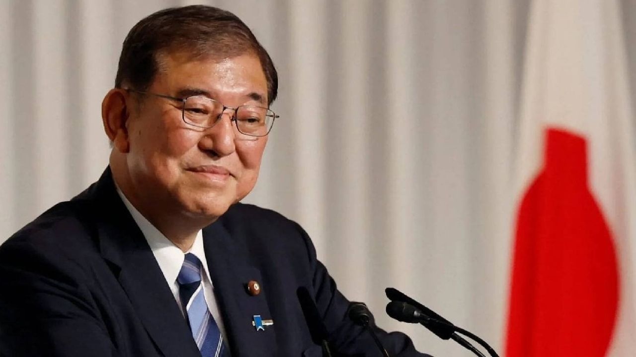 Primeiro-ministro japonês Shigeru renuncia ao cargo