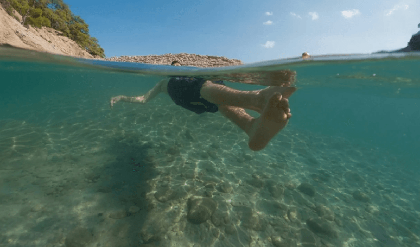 Danger invisible en mer : il hospitalise dès qu'il touche