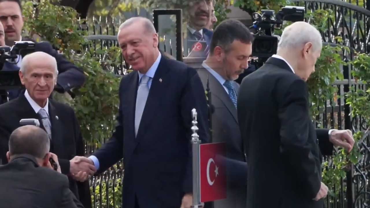 Überraschungsgipfel in Ankara begonnen! Erdoğan besucht Bahçeli