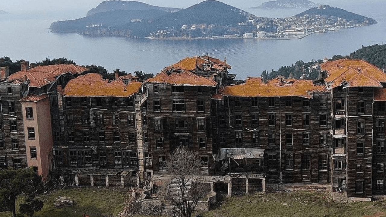 Patriarchat podjął decyzję! Los greckiego sierocińca w Büyükada został ustalony