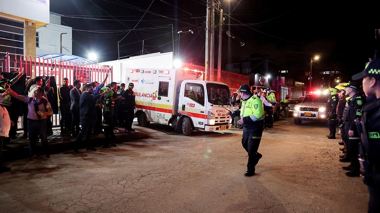 Colombiaanse presidentskandidaat Turbay neergeschoten tijdens toespraak op bijeenkomst