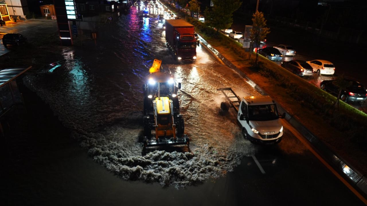 Fuertes lluvias en Ankara: las calles se convirtieron en lagos