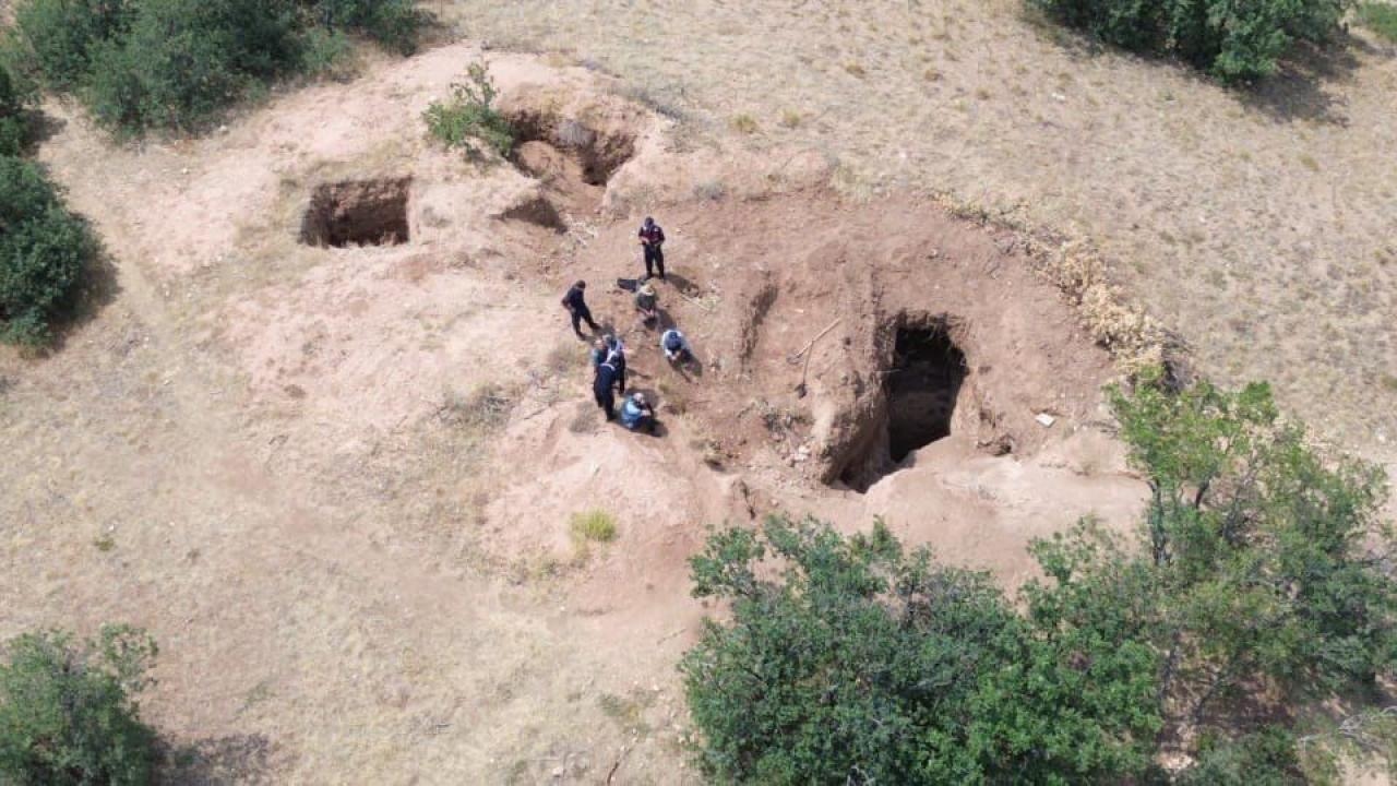 Estaban excavando ilegalmente y fueron detectados por drones.