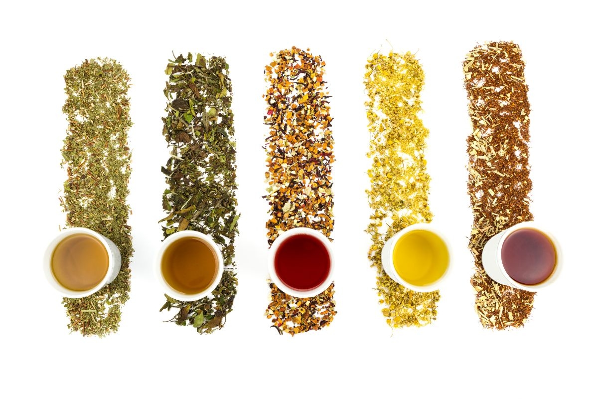 Scopri le 7 migliori tisane per combattere il reflusso e come prepararle