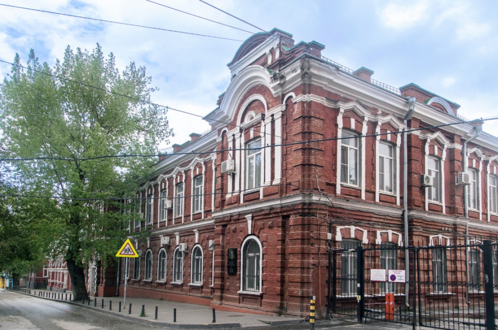 Reitor da Faculdade de Medicina da Universidade Estadual de Rostov é enviado para prisão preventiva em caso de suborno