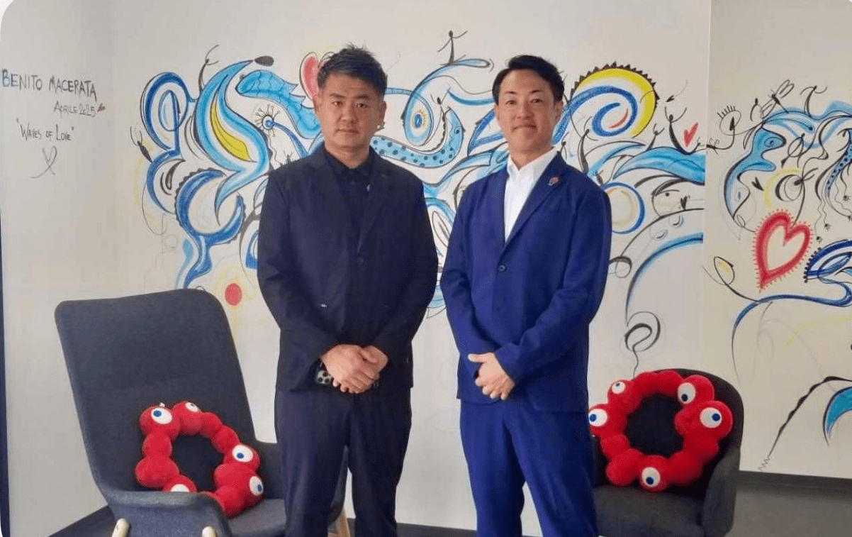 El artista Benito Macerata hace doblete en la Expo Osaka, nuevo mural y premios en Japón