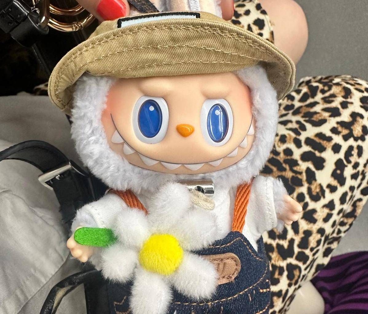 Fino a 4mila euro, la Labubu-mania arriva su Ebay