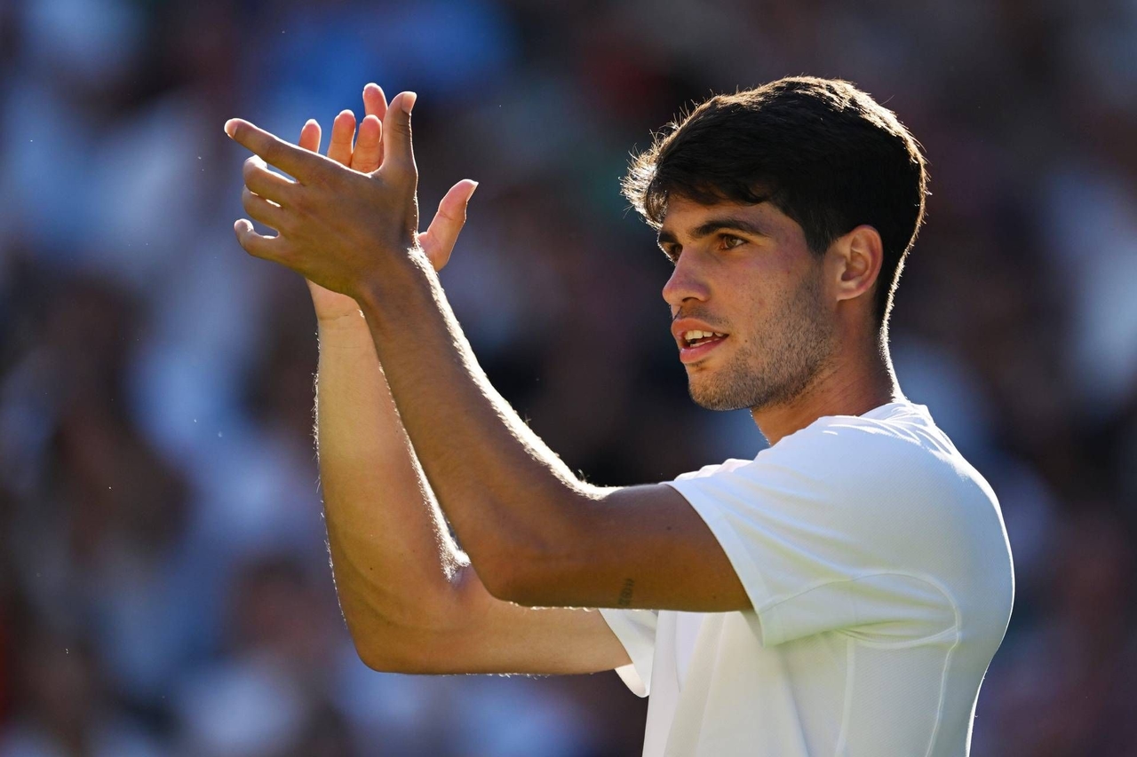 Alcaraz-Fritz's Wimbledon semifinal is today: time, previous matches, and where to watch it.