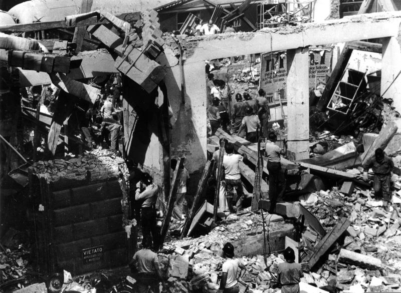 La strage di Bologna, 45 anni dopo: il ricordo di quel drammatico 2 agosto. Mattarella, 'eversione neofascista contro Costituzione e convivenza'