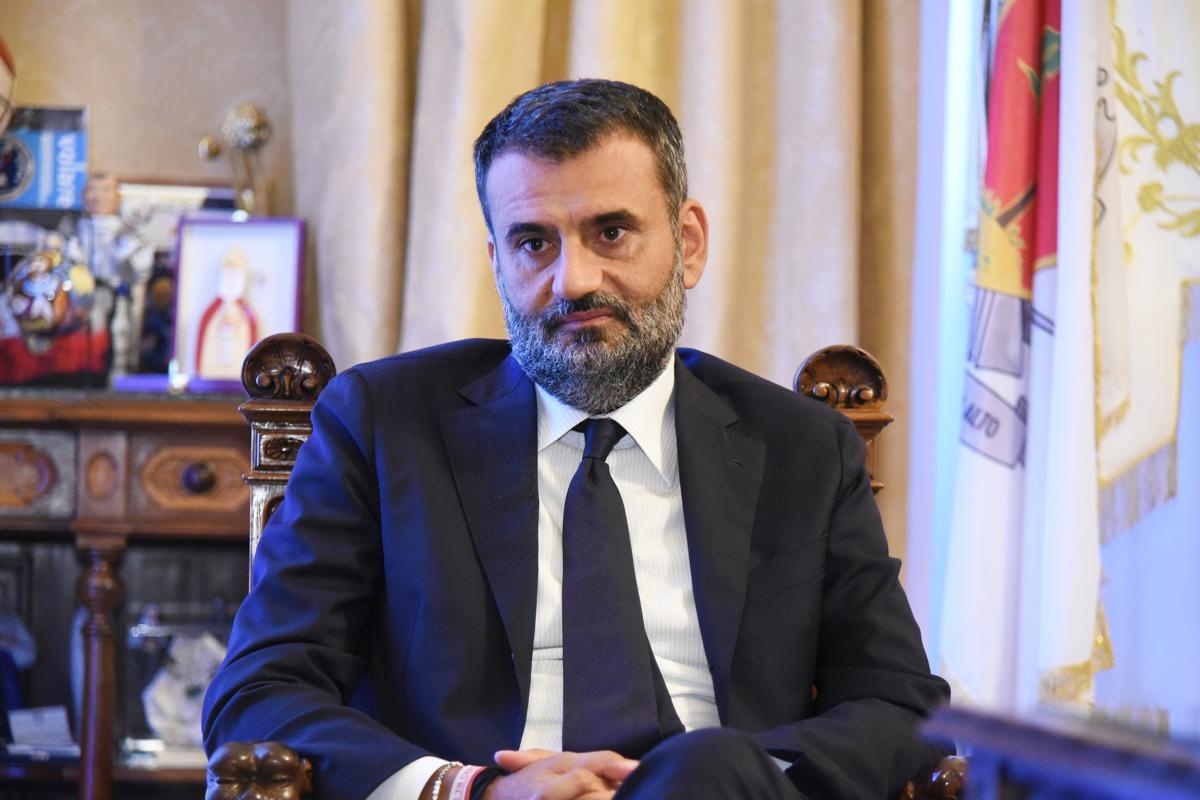 Puglia'da Decaro sesini yükseltiyor: "Aday olmaya hazırım ama özgür bir başkan olmak istiyorum."