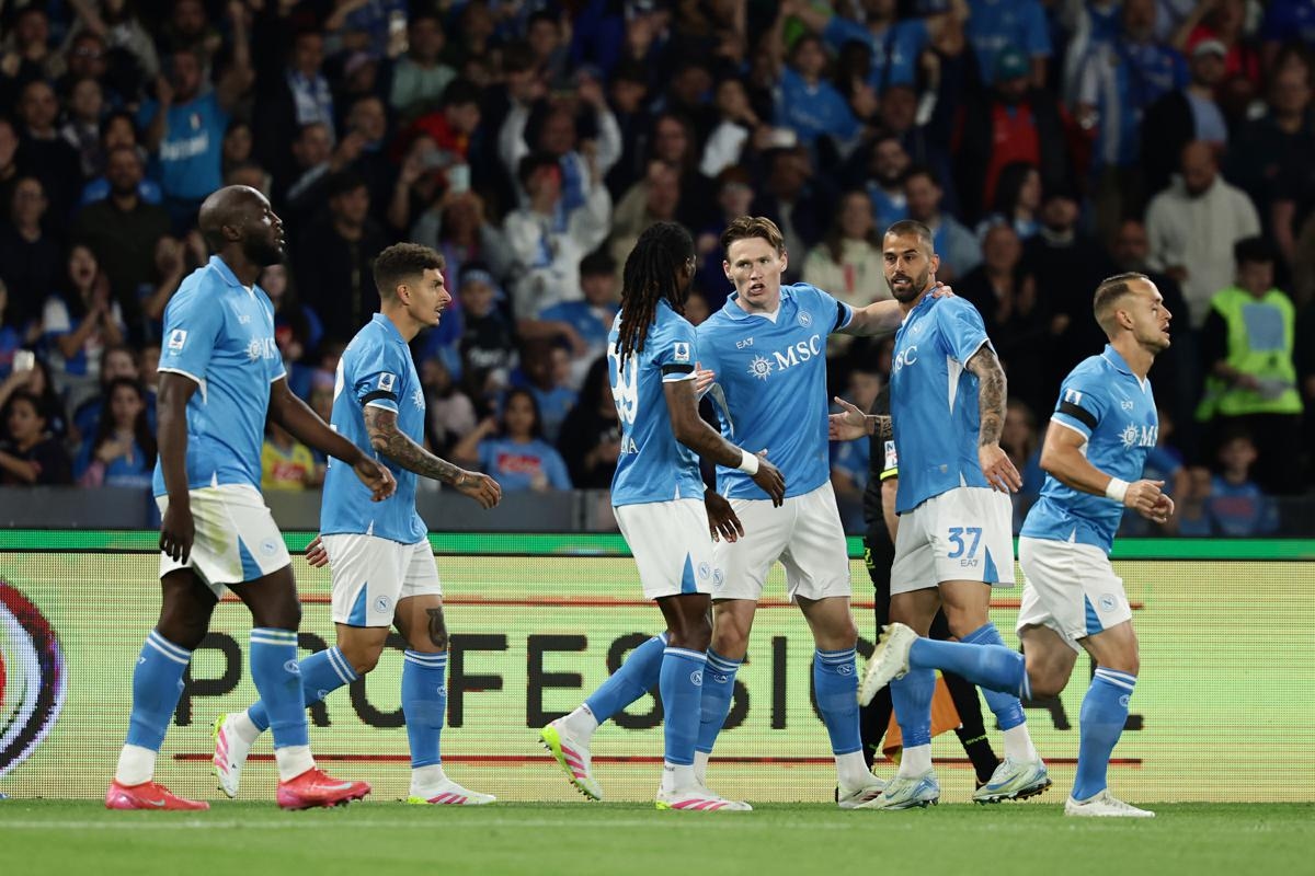Napoli, que scudetto: Inter derrotada (e parabéns). McTominay MVP da Série A e Antonio Conte melhor treinador do ano