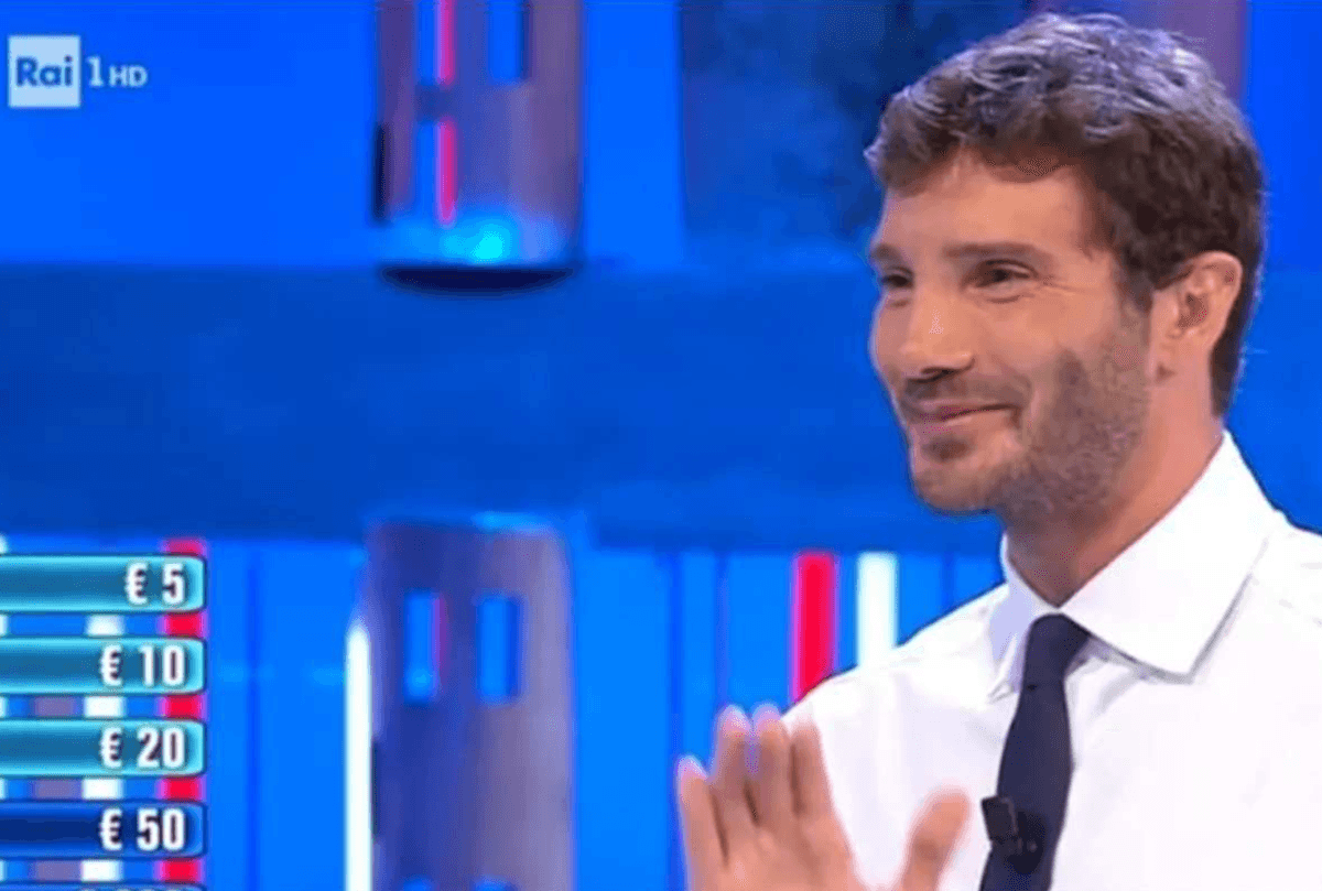 Audiencias televisivas, el sprint de De Martino y Paperissima entra en crisis. Amadeus ve la luz, Gruber amplía contrato con Del Debbio.
