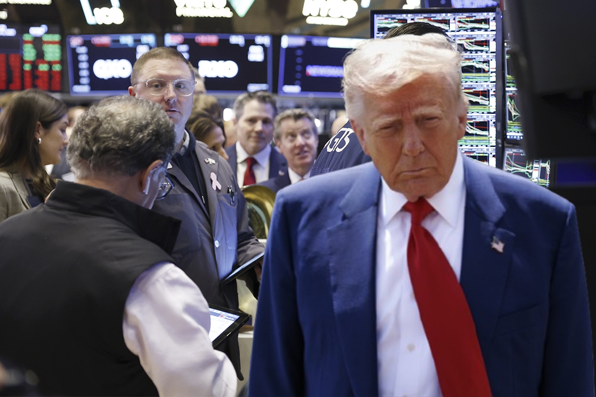 Trump scommette ancora sull'età dell'oro: "I dazi riporteranno posti di lavoro negli Usa"